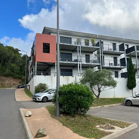 T2 Avec Tres Grande Terrasse Appartamento