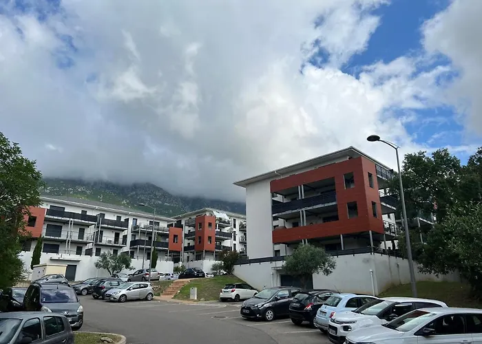 Apartment T2 Avec Tres Grande Terrasse